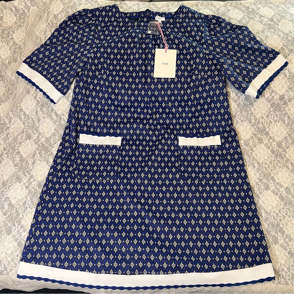 Diamond print scalloped hem dress